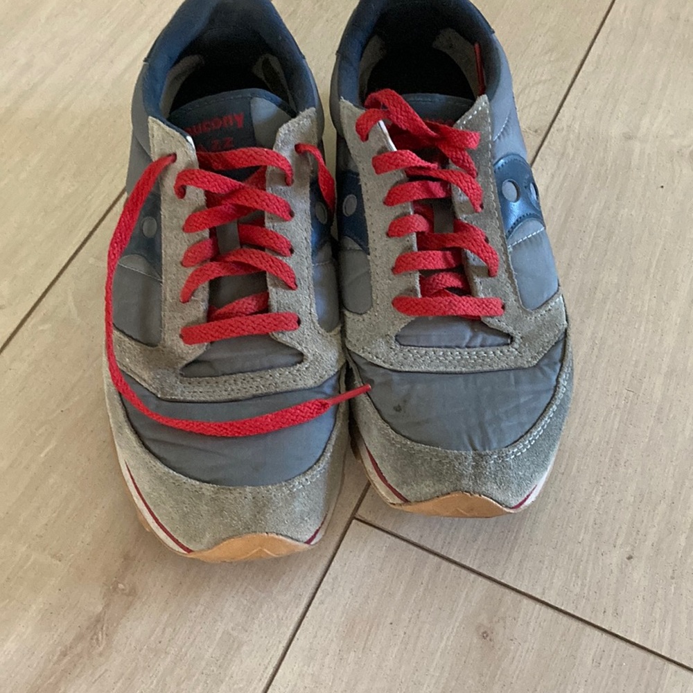 Saucony jazz 10.5 grey and red